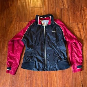 Comfy Nike windbreaker jacket (size 8-10) in red/white/navy.